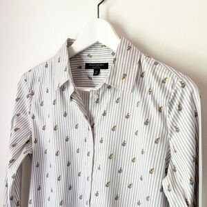 Banana Republic Dillon Grey White Stripe Button Up Shirt with Ornament Pattern S